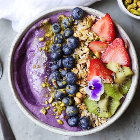 Vibrant Smoothie Bowls Twists